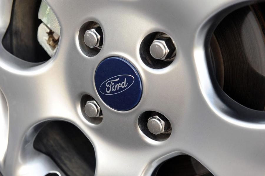 Ford Fiesta SES 2011 года  (фото 42 из 59)